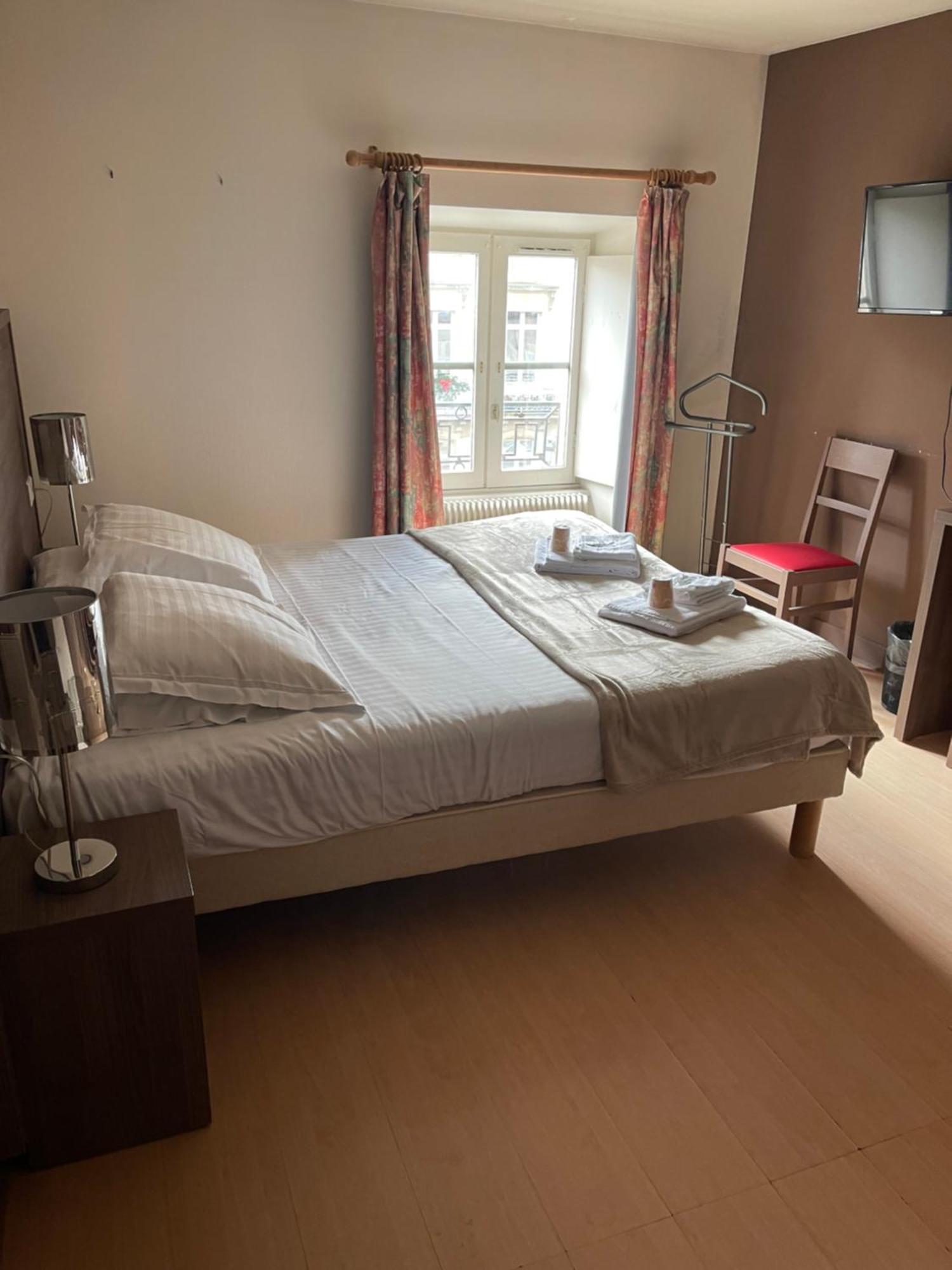 Hotel Du Commerce Semur-en-Auxois Zewnętrze zdjęcie